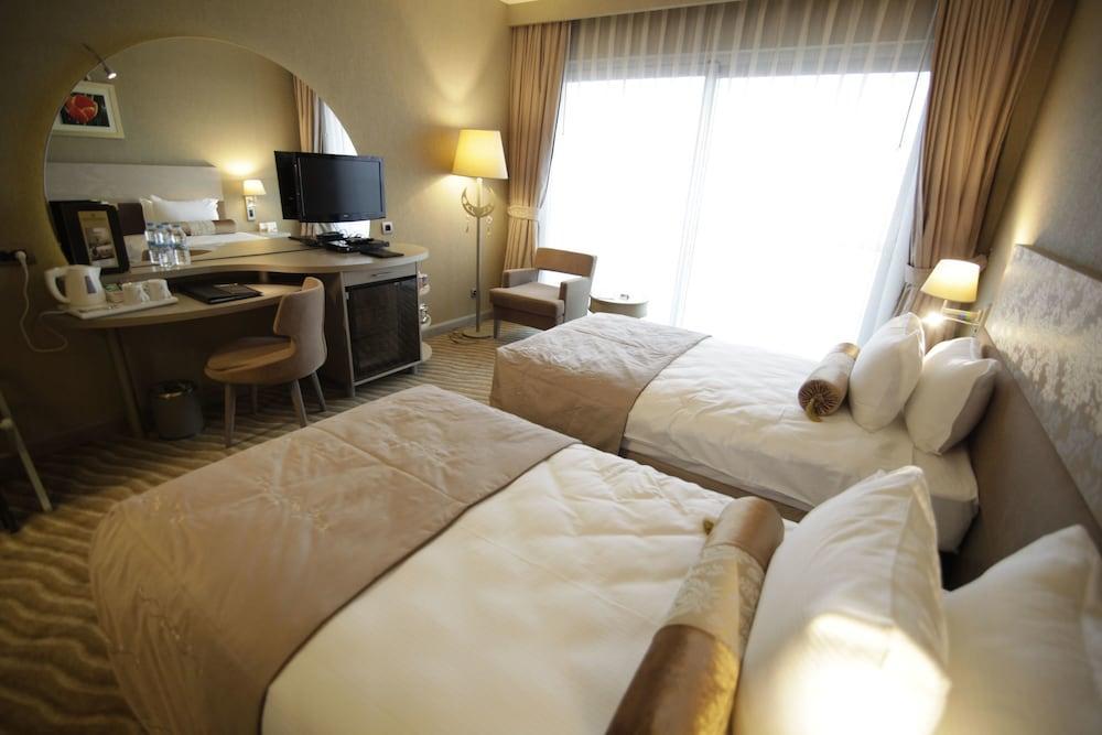 Doubletree By Hilton Istanbul Atasehir Hotel & Conference Centre Exteriér fotografie