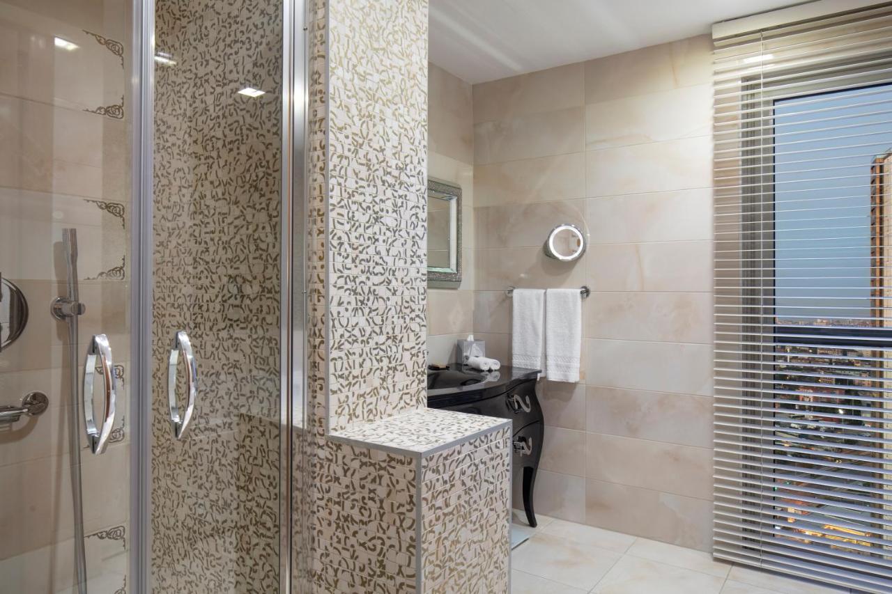 Doubletree By Hilton Istanbul Atasehir Hotel & Conference Centre Exteriér fotografie