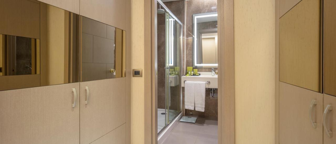 Doubletree By Hilton Istanbul Atasehir Hotel & Conference Centre Exteriér fotografie