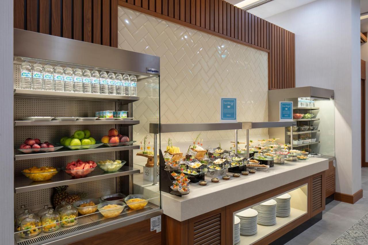 Doubletree By Hilton Istanbul Atasehir Hotel & Conference Centre Exteriér fotografie